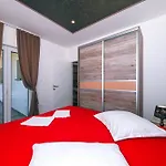Ivan 2 Apartment *