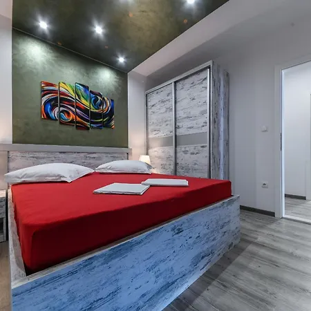 Johanan 2 Apartman