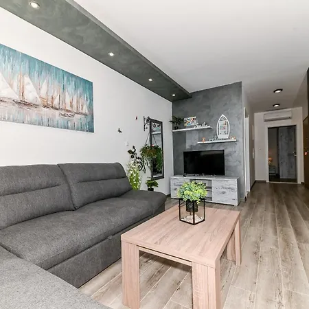 Johanan 2 Apartman Makarska