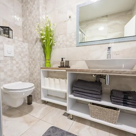 Ivan 2 Apartment Makarska